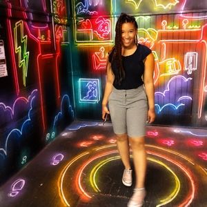 Meet your Posher, Nia